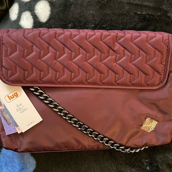 Hard to find color Lug Soar Crossbody Wine NWT - Picture 1 of 10